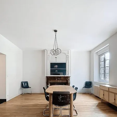 Stunning 230m With Garden In The Center Prázdninový dům