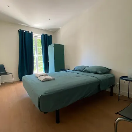 Stunning 230m With Garden In The Center *