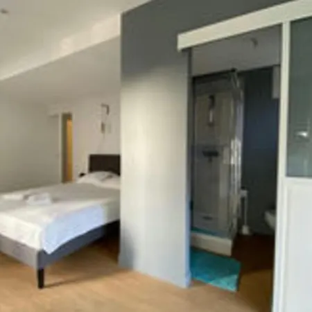 Prázdninový dům Stunning 230m With Garden In The Center Caen